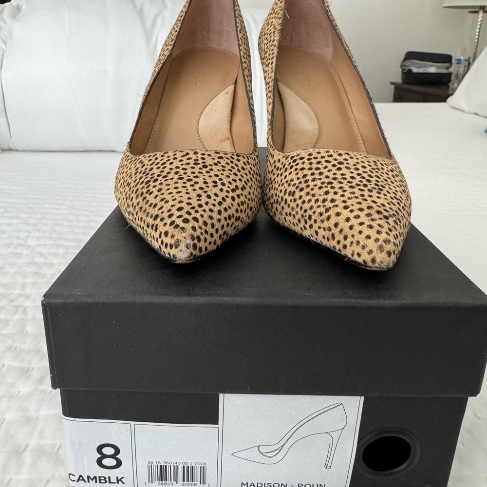Banana Republic Tan and Black Heels